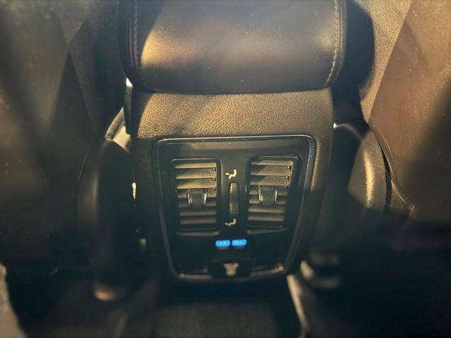 Vehicle image 30 of 37