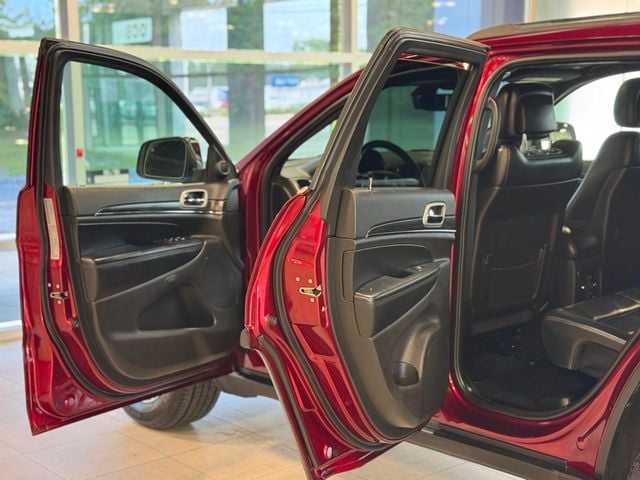 Vehicle image 21 of 37