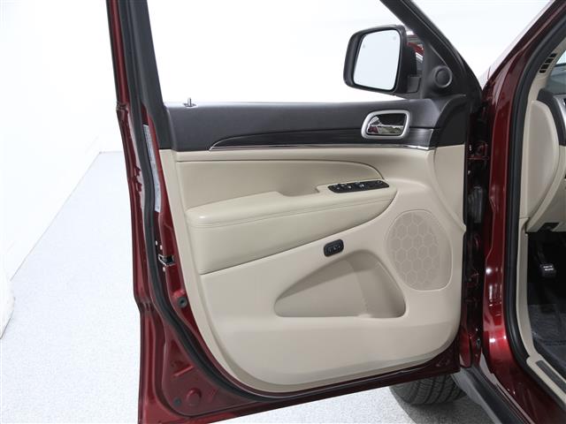Vehicle image 5 of 25