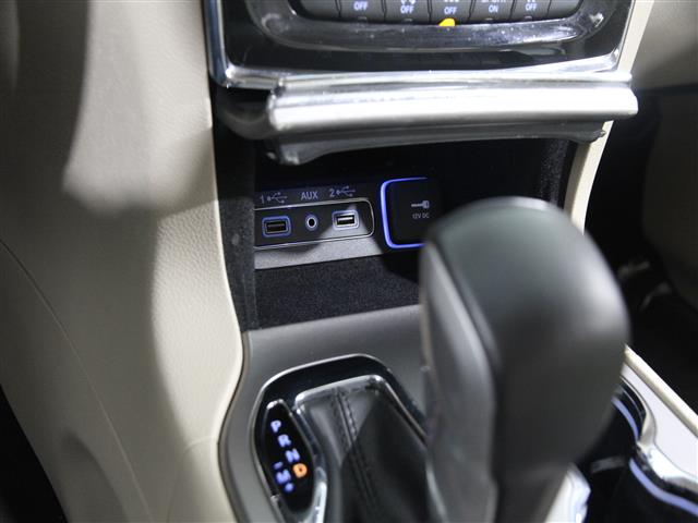Vehicle image 19 of 25