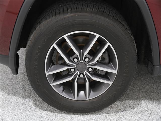 Vehicle image 24 of 25
