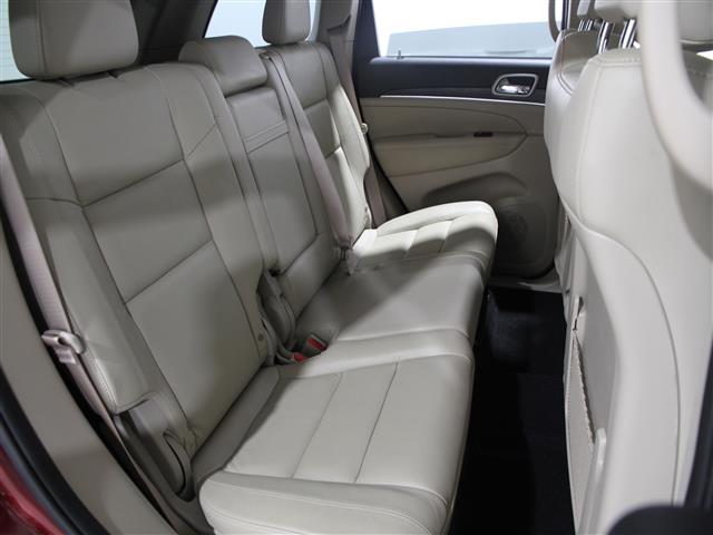 Vehicle image 21 of 25
