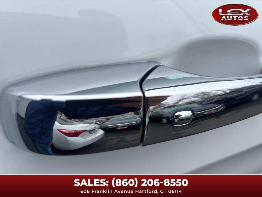 Vehicle image 13 of 49