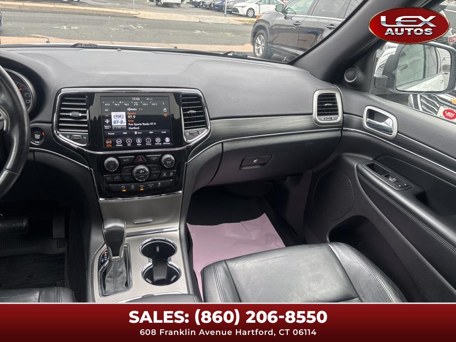 Vehicle image 40 of 49