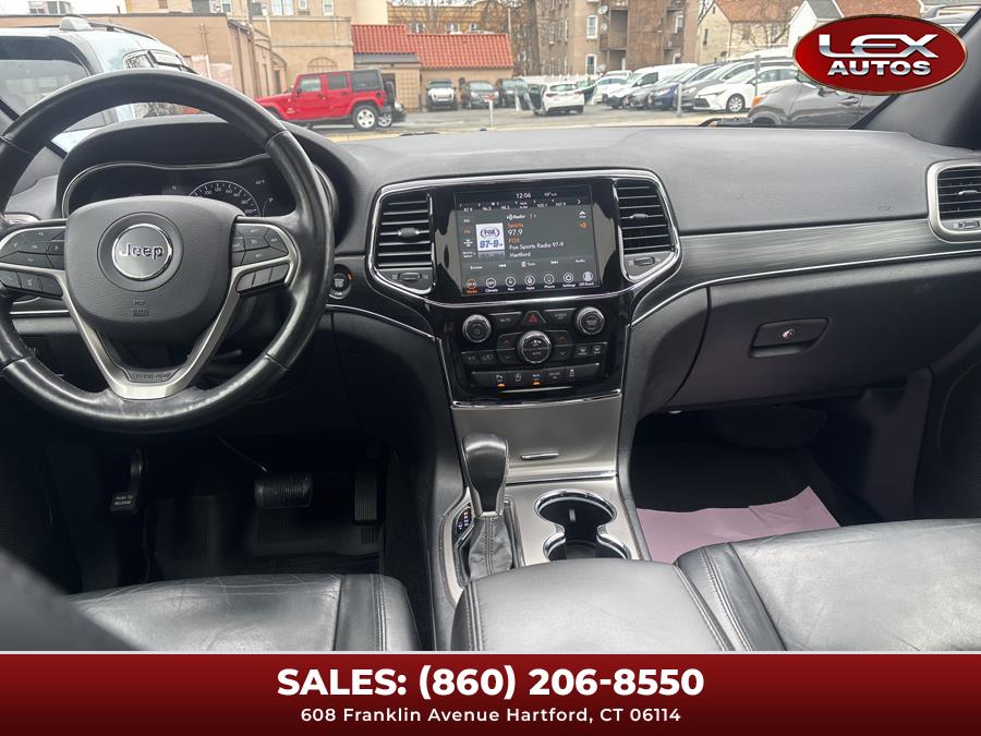 Vehicle image 43 of 49