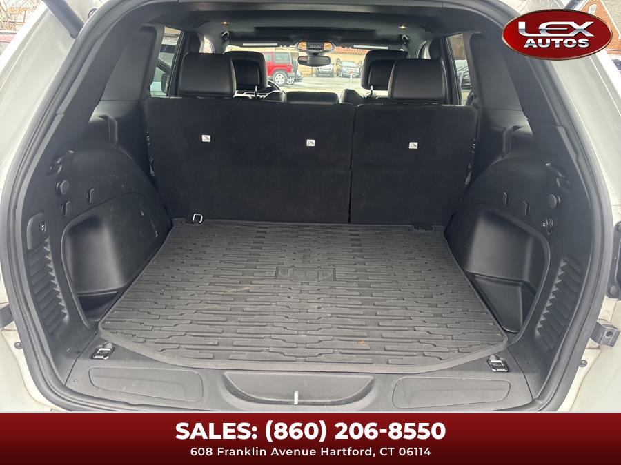 Vehicle image 25 of 49