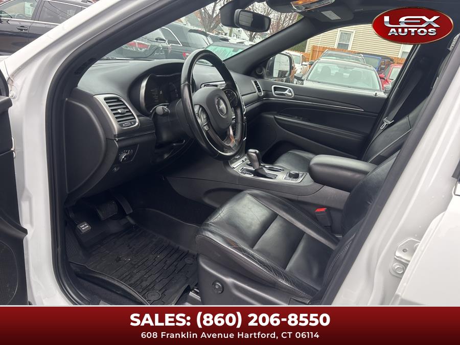 Vehicle image 29 of 49
