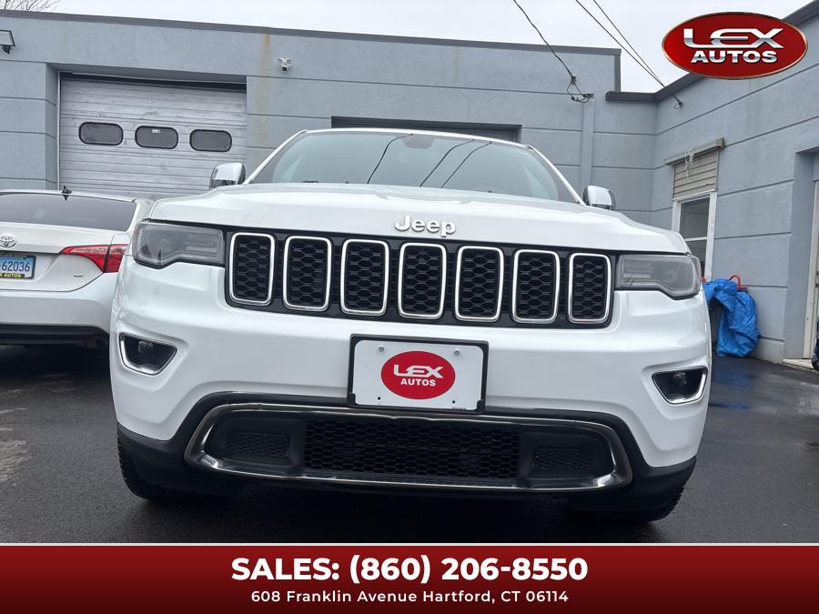 Vehicle image 11 of 49