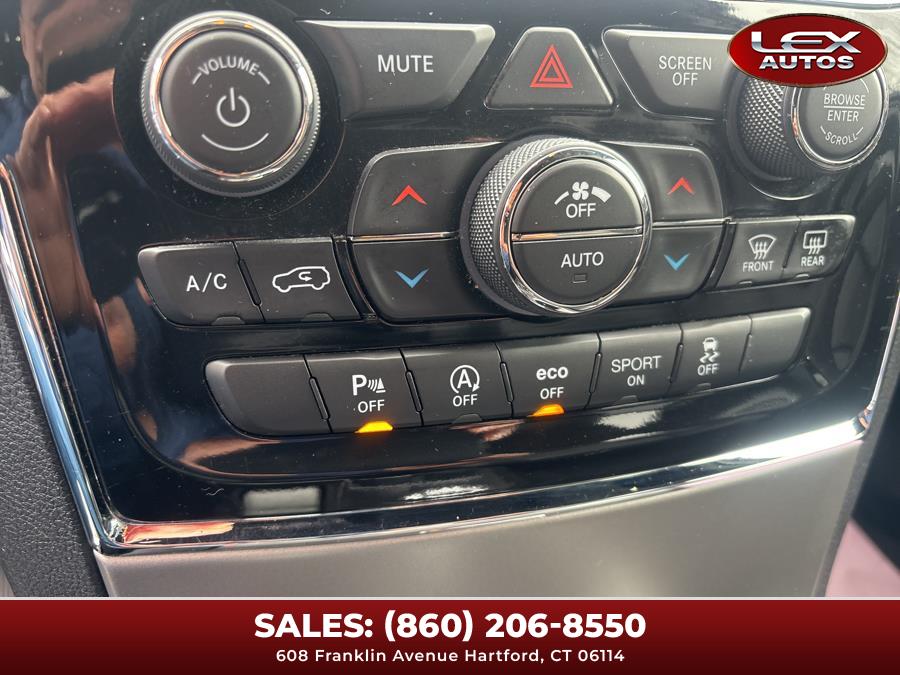 Vehicle image 39 of 49