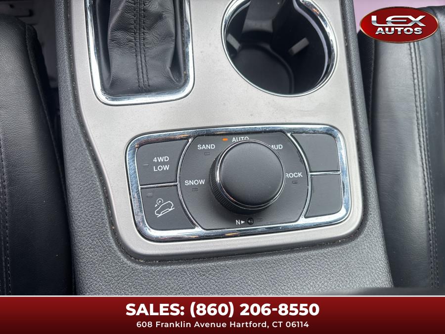 Vehicle image 37 of 49