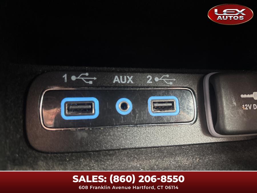 Vehicle image 38 of 49