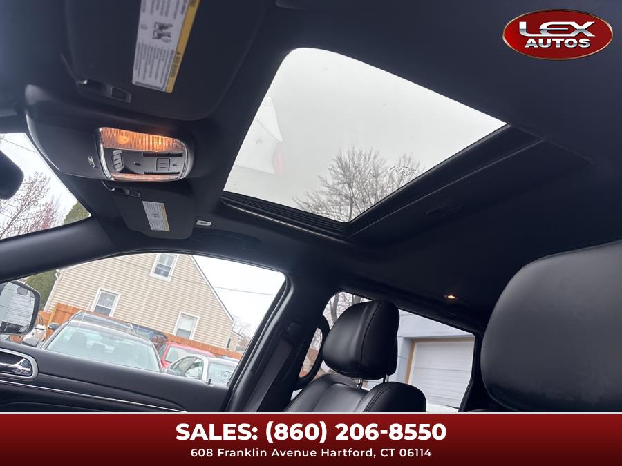 Vehicle image 48 of 49