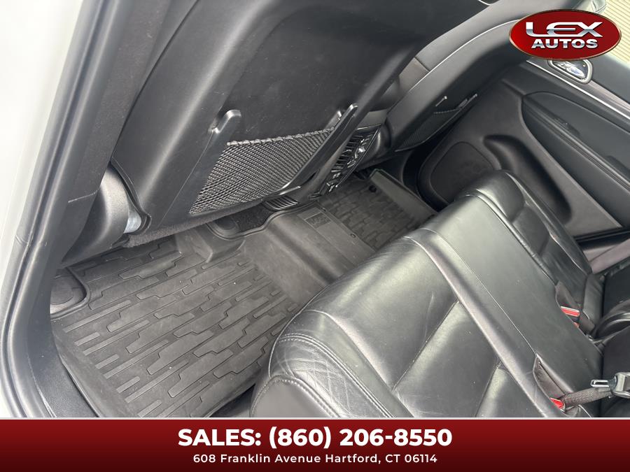 Vehicle image 23 of 49