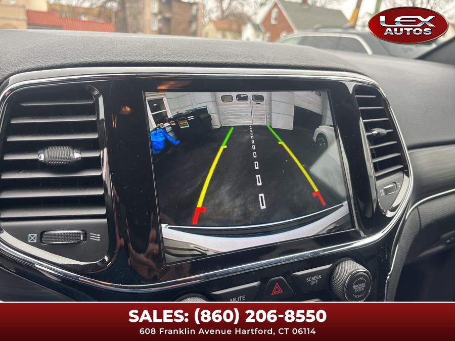 Vehicle image 36 of 49