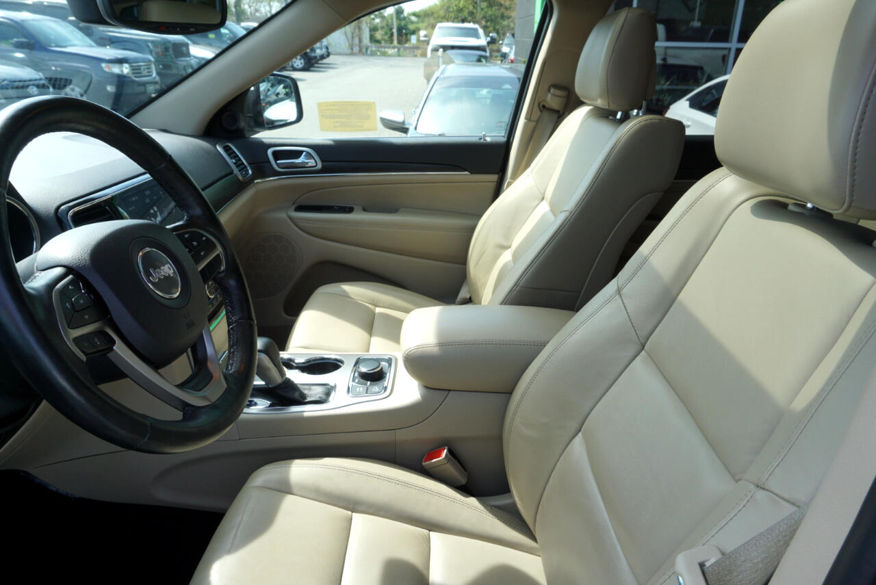 Vehicle image 17 of 28