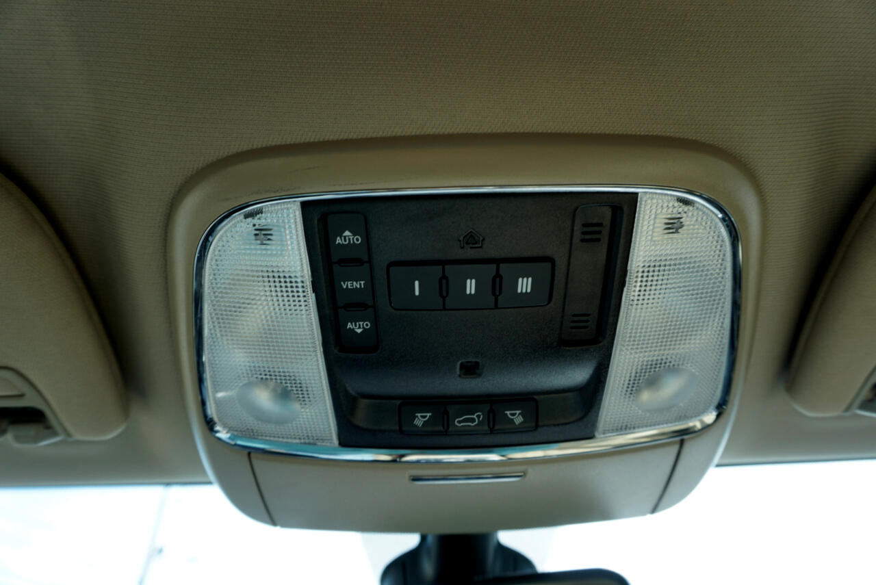 Vehicle image 26 of 28