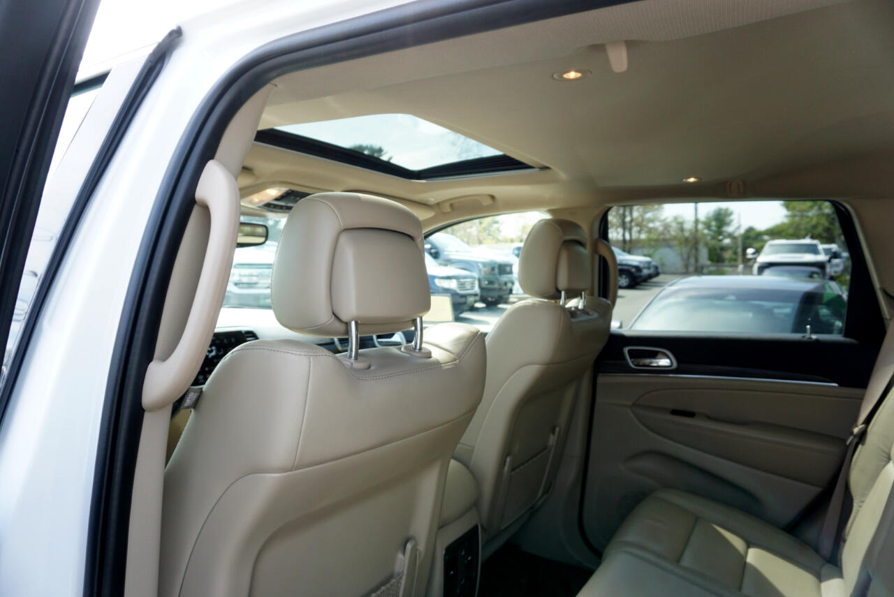 Vehicle image 14 of 28