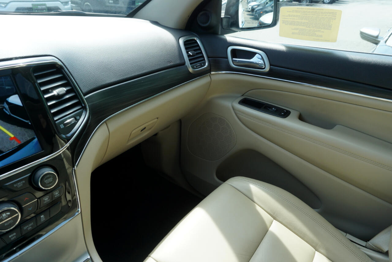 Vehicle image 24 of 28