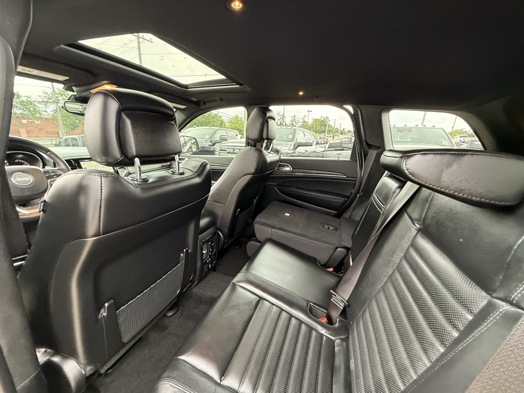 Vehicle image 23 of 26