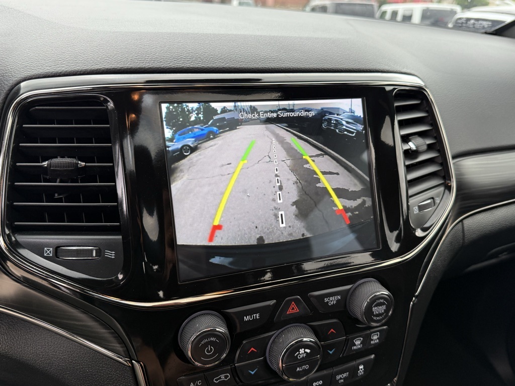 Vehicle image 19 of 26