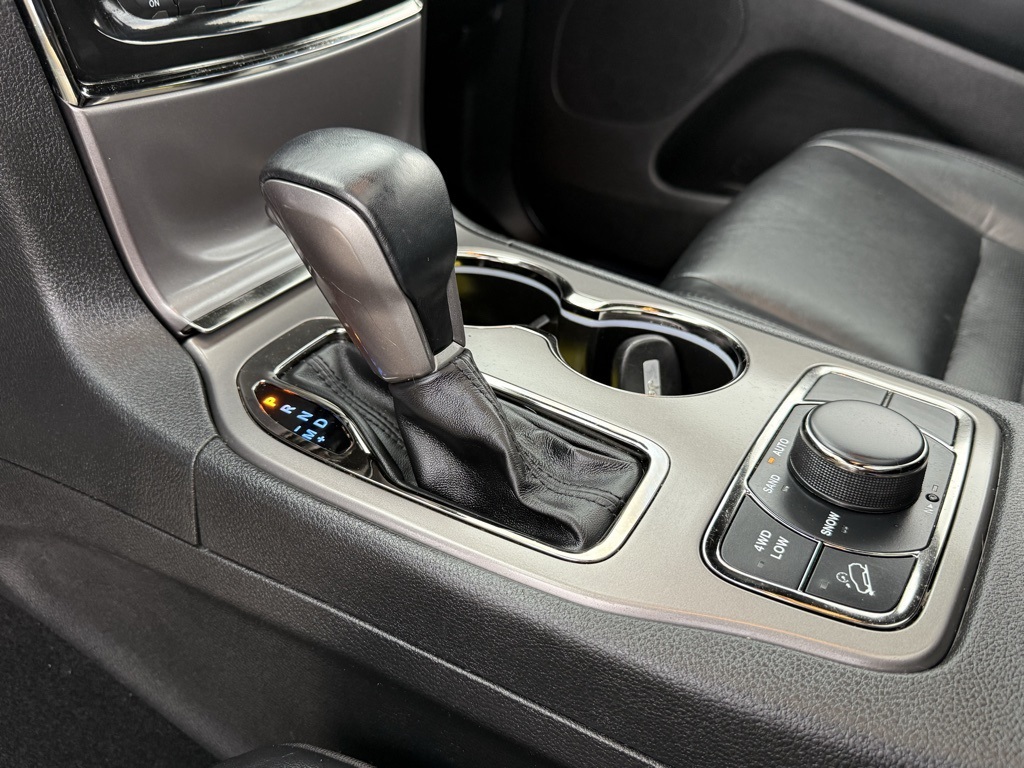 Vehicle image 20 of 26