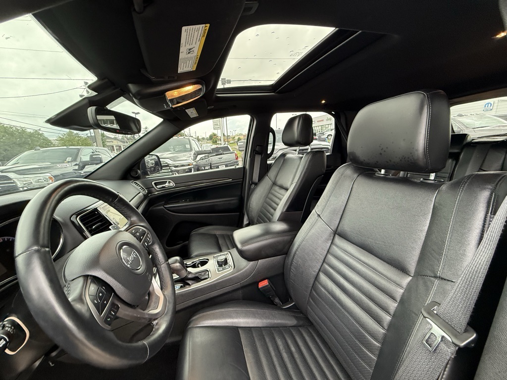Vehicle image 11 of 26