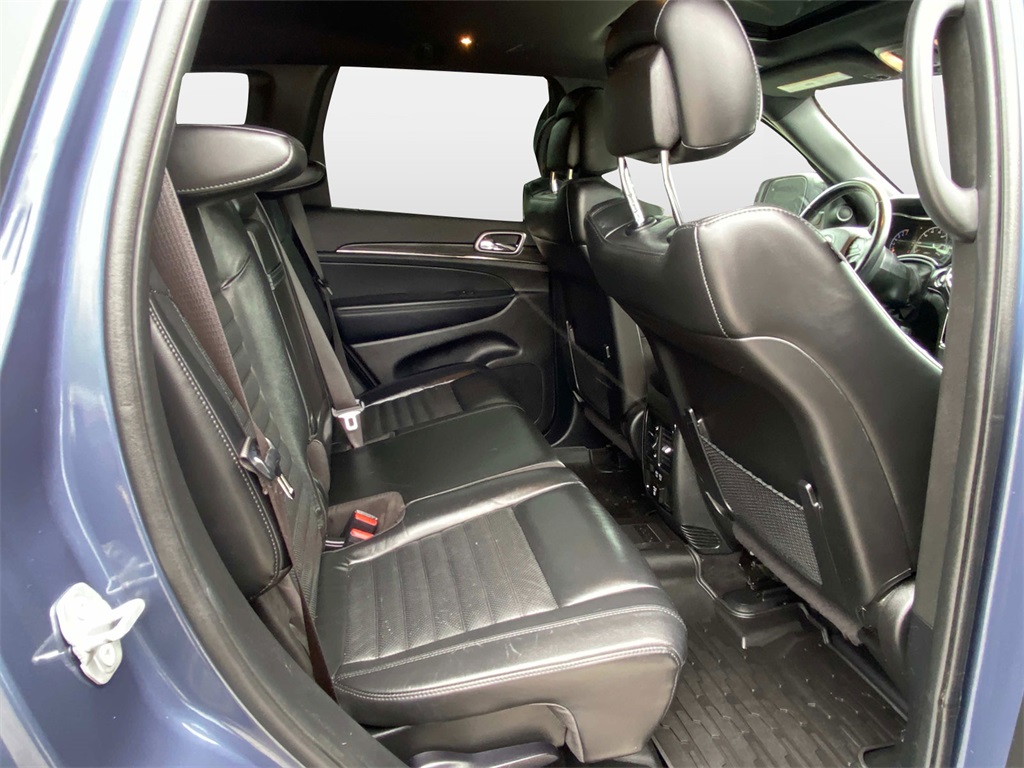 Vehicle image 10 of 36