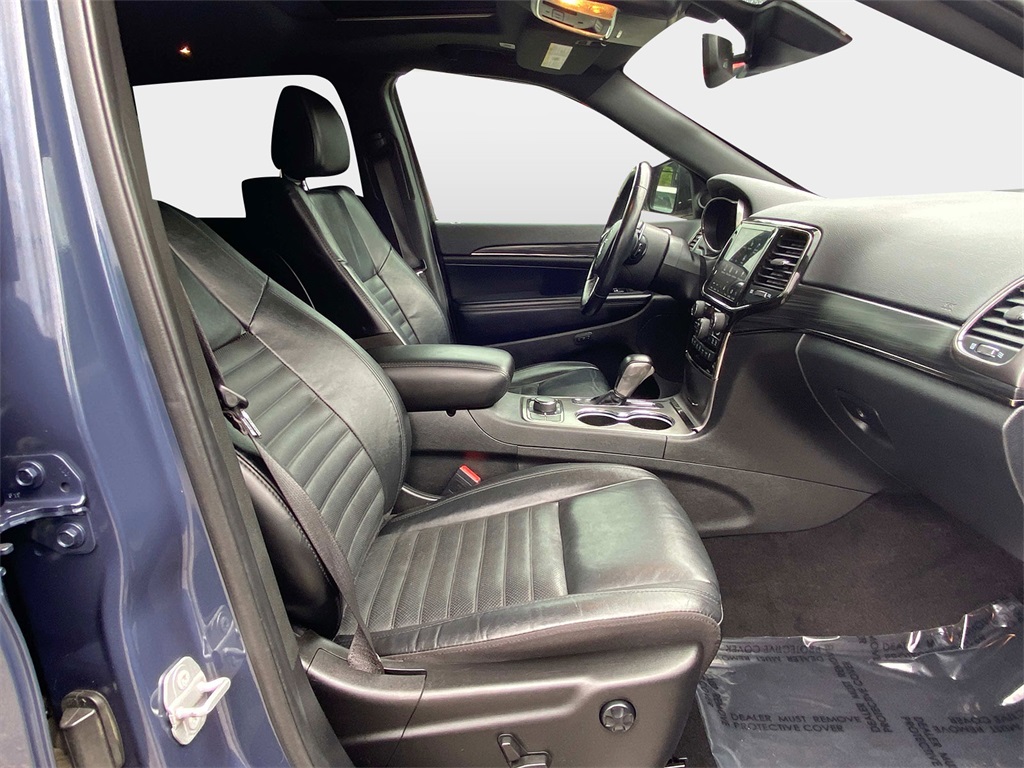 Vehicle image 9 of 36