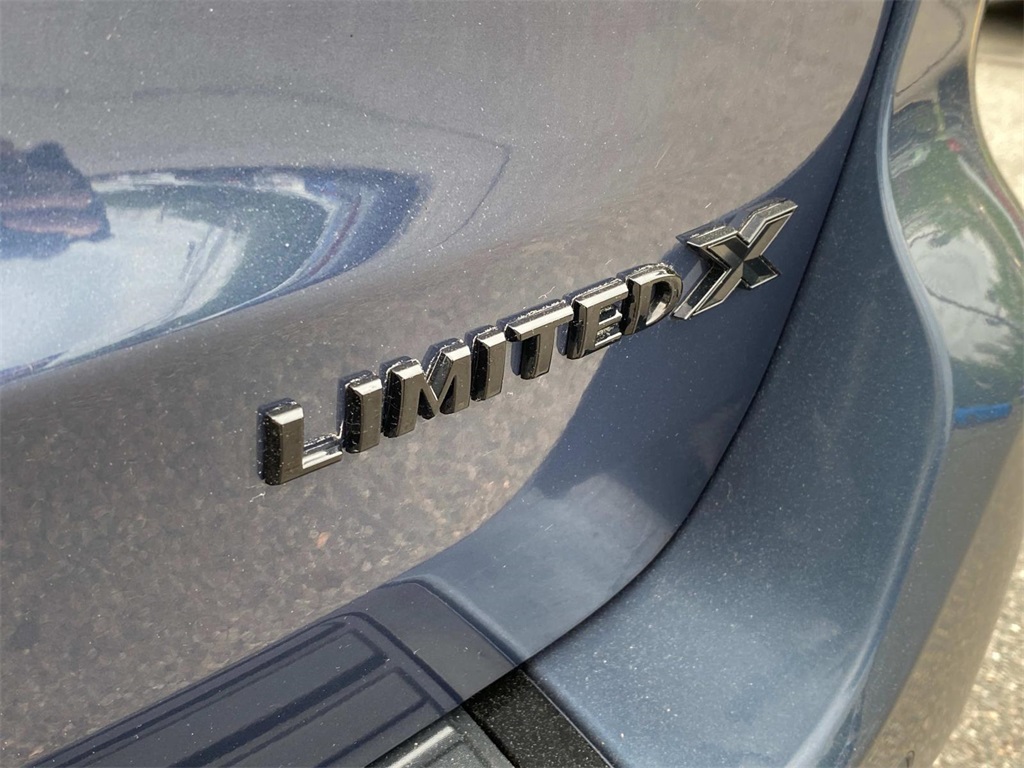 Vehicle image 11 of 36