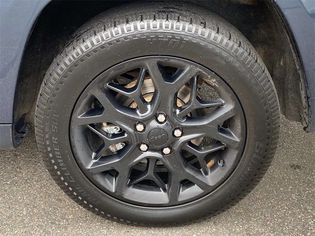 Vehicle image 23 of 36