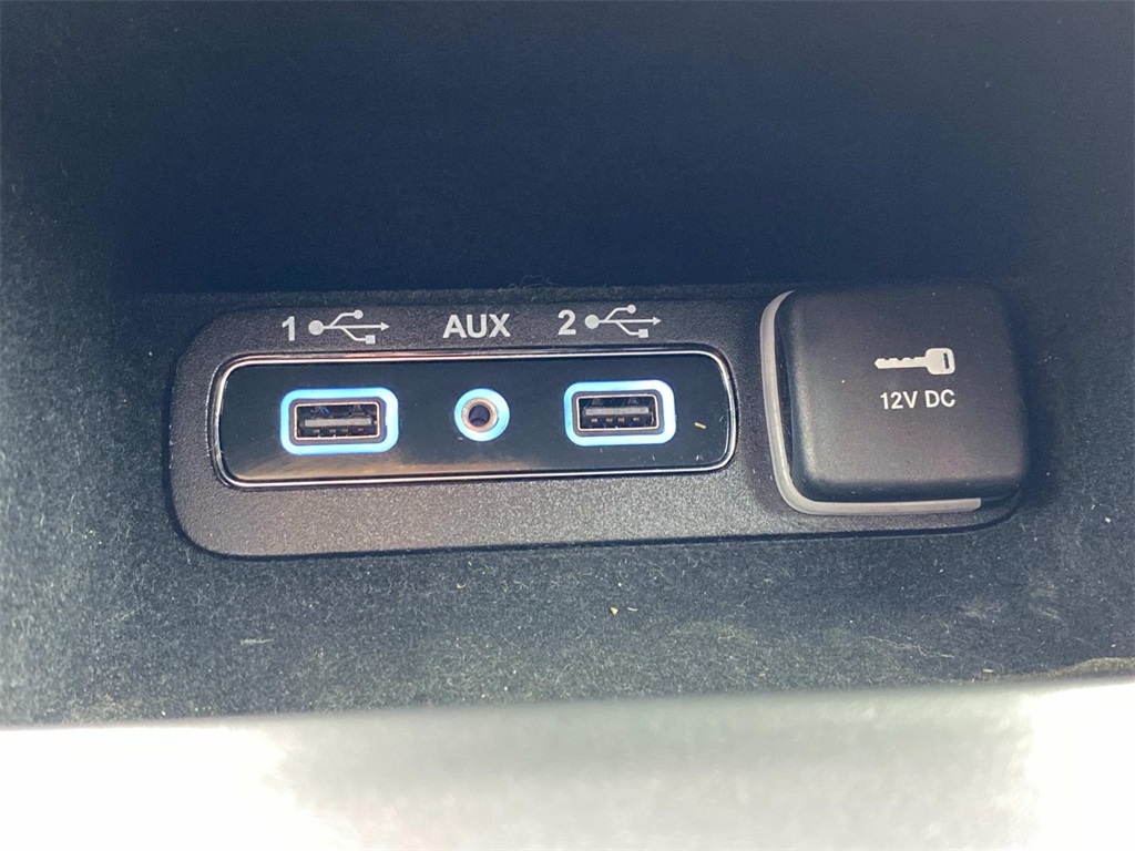Vehicle image 31 of 36