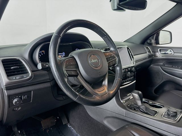 Vehicle image 9 of 33