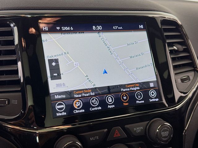 Vehicle image 13 of 33