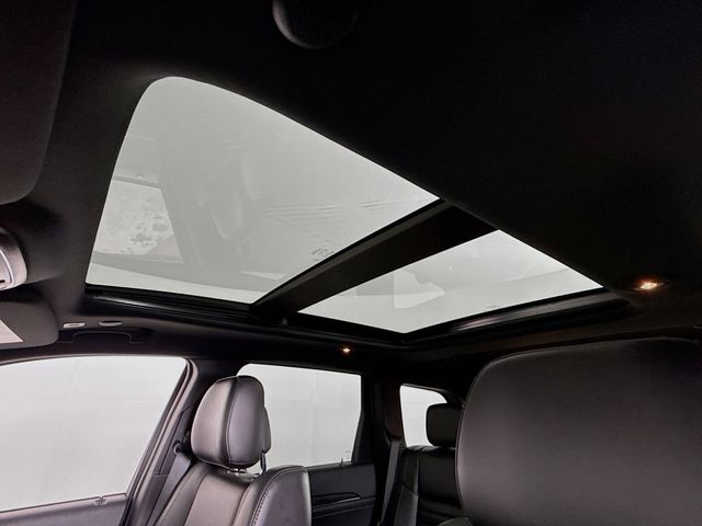 Vehicle image 22 of 33