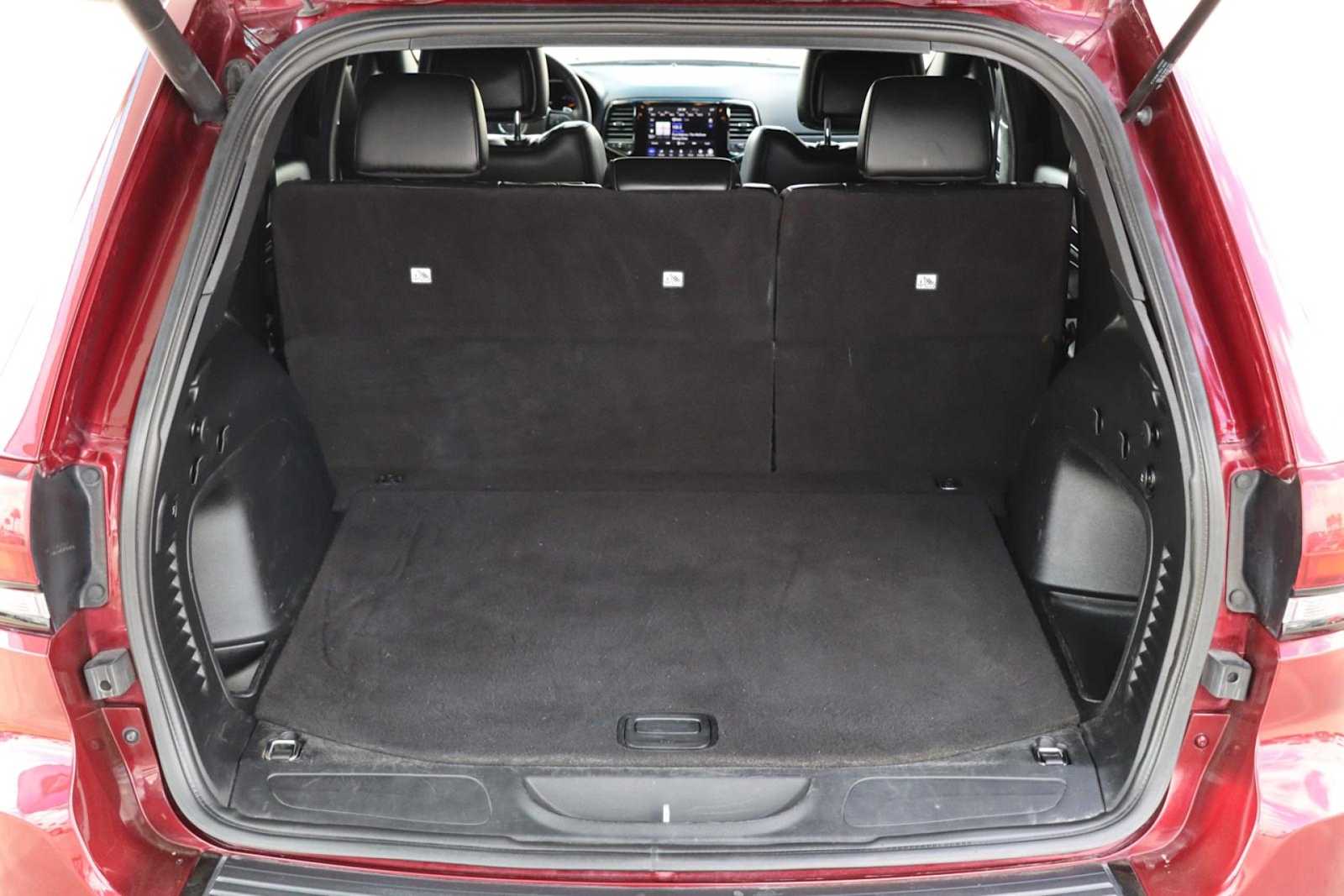 Vehicle image 24 of 30