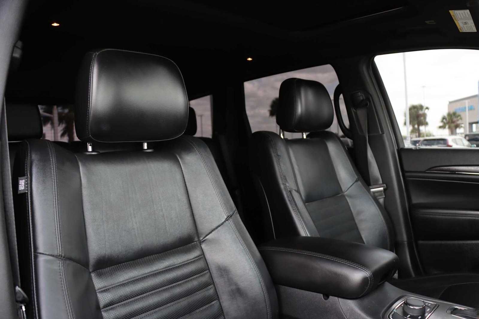 Vehicle image 12 of 30