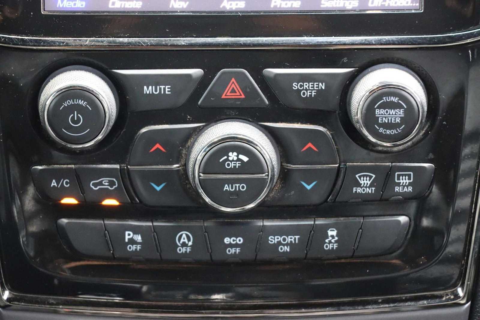Vehicle image 19 of 30