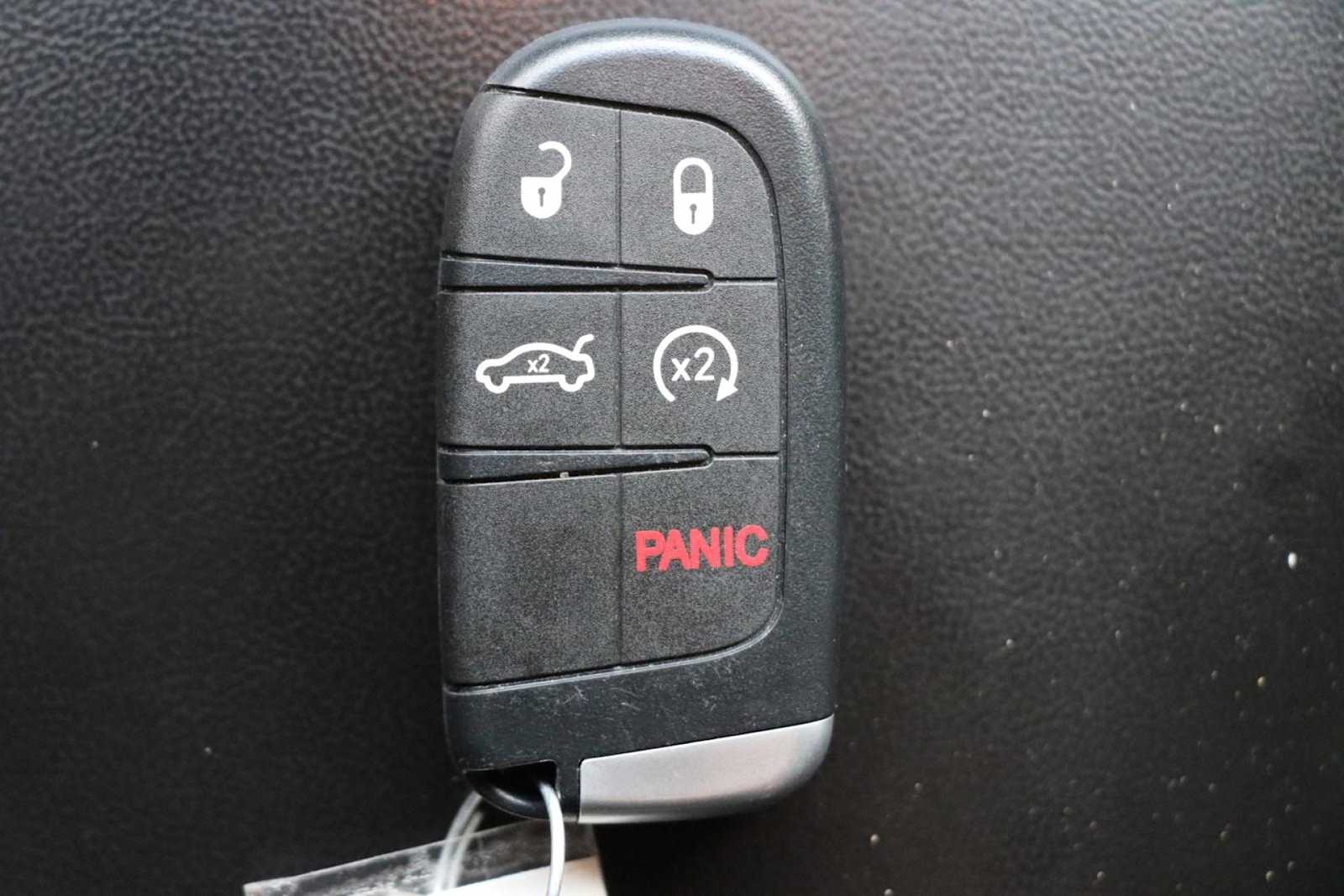 Vehicle image 26 of 30