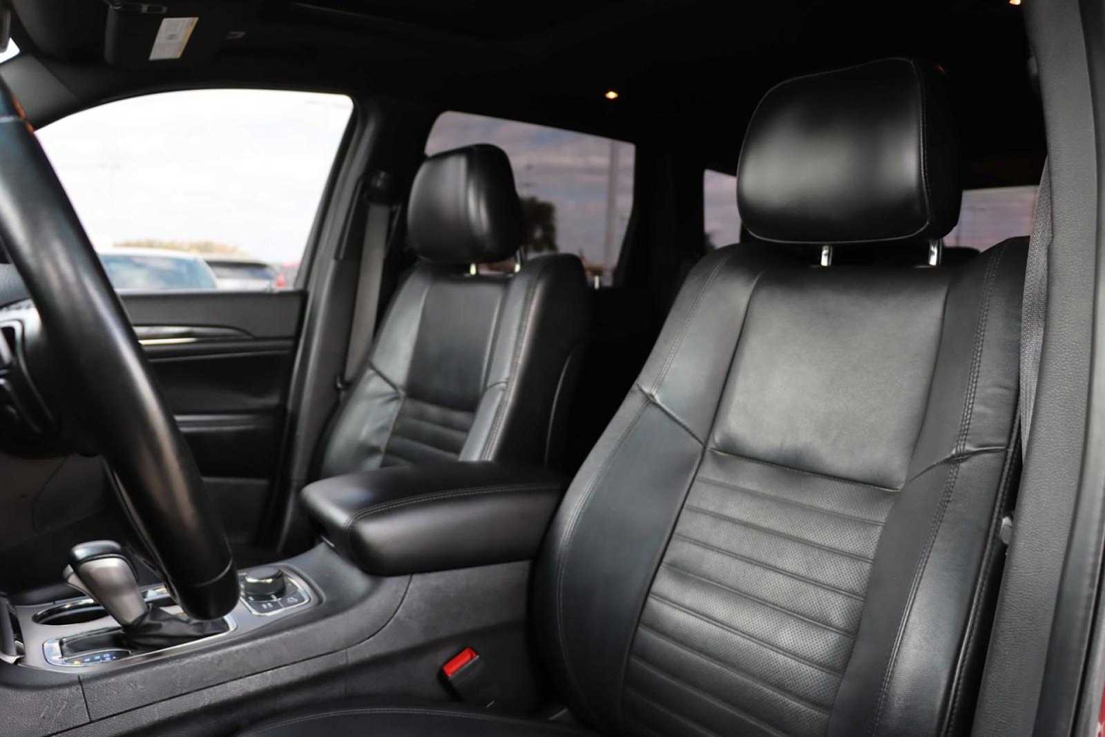 Vehicle image 11 of 30
