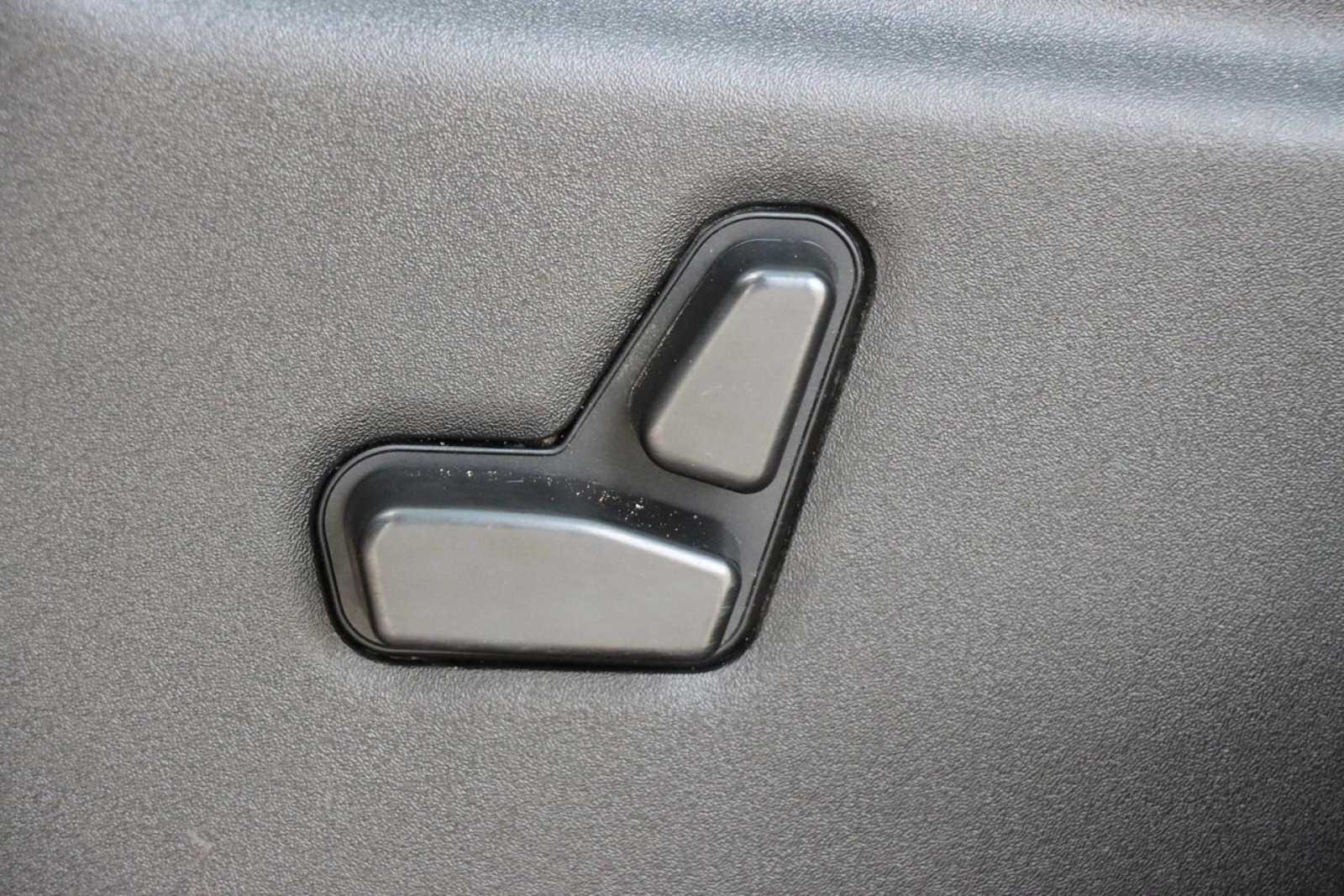 Vehicle image 29 of 30