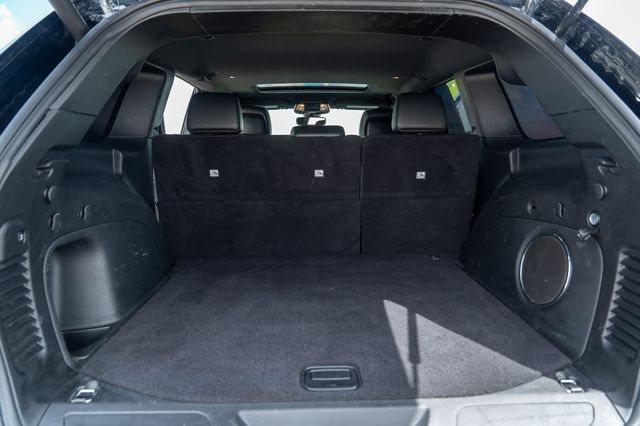Vehicle image 17 of 41