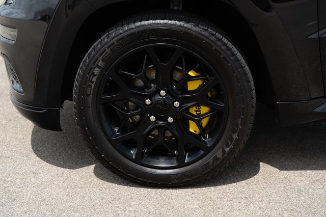 Vehicle image 10 of 41