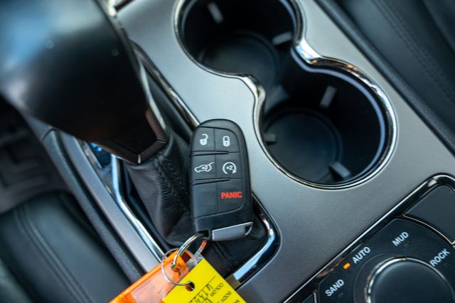 Vehicle image 34 of 41