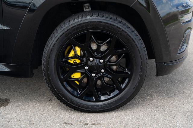 Vehicle image 11 of 41