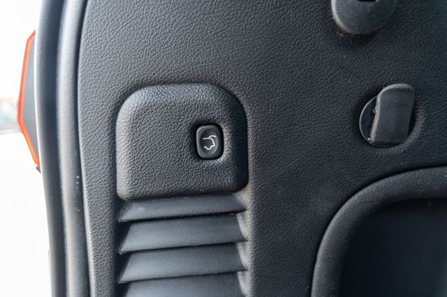 Vehicle image 19 of 41