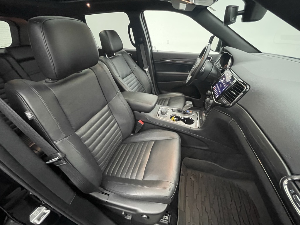 Vehicle image 11 of 35