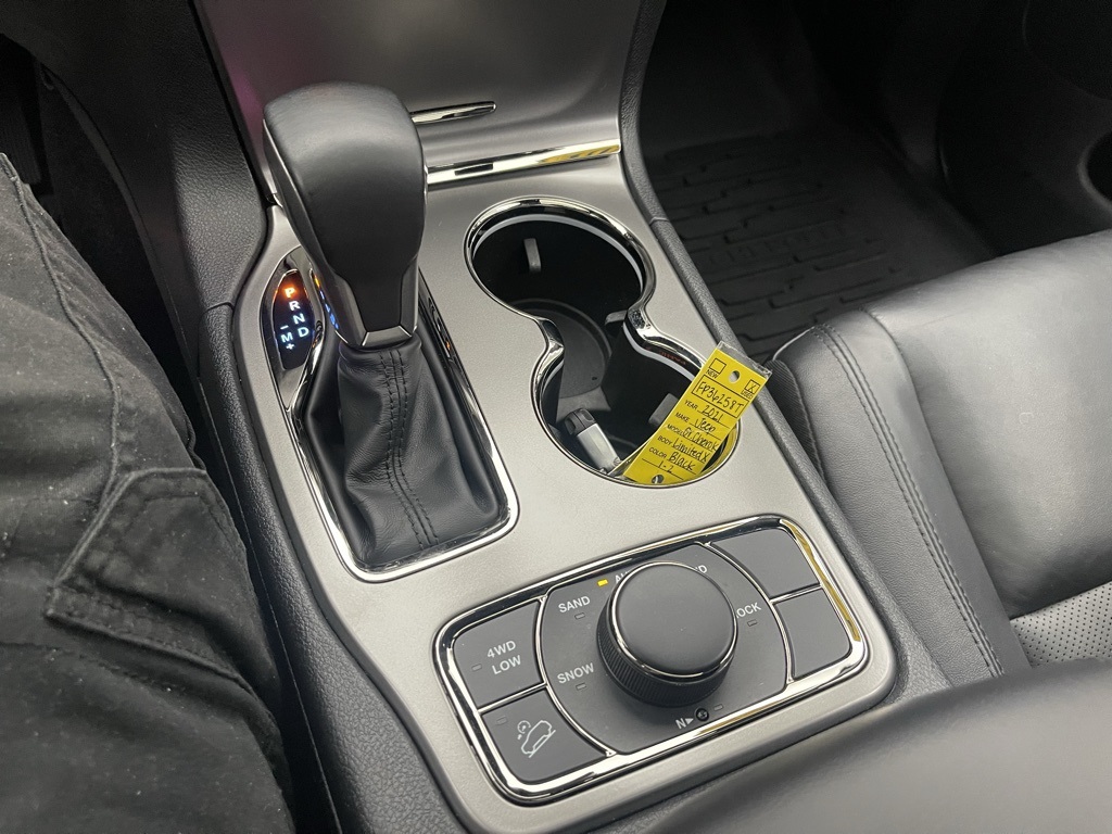 Vehicle image 26 of 35