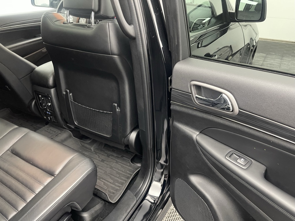 Vehicle image 13 of 35