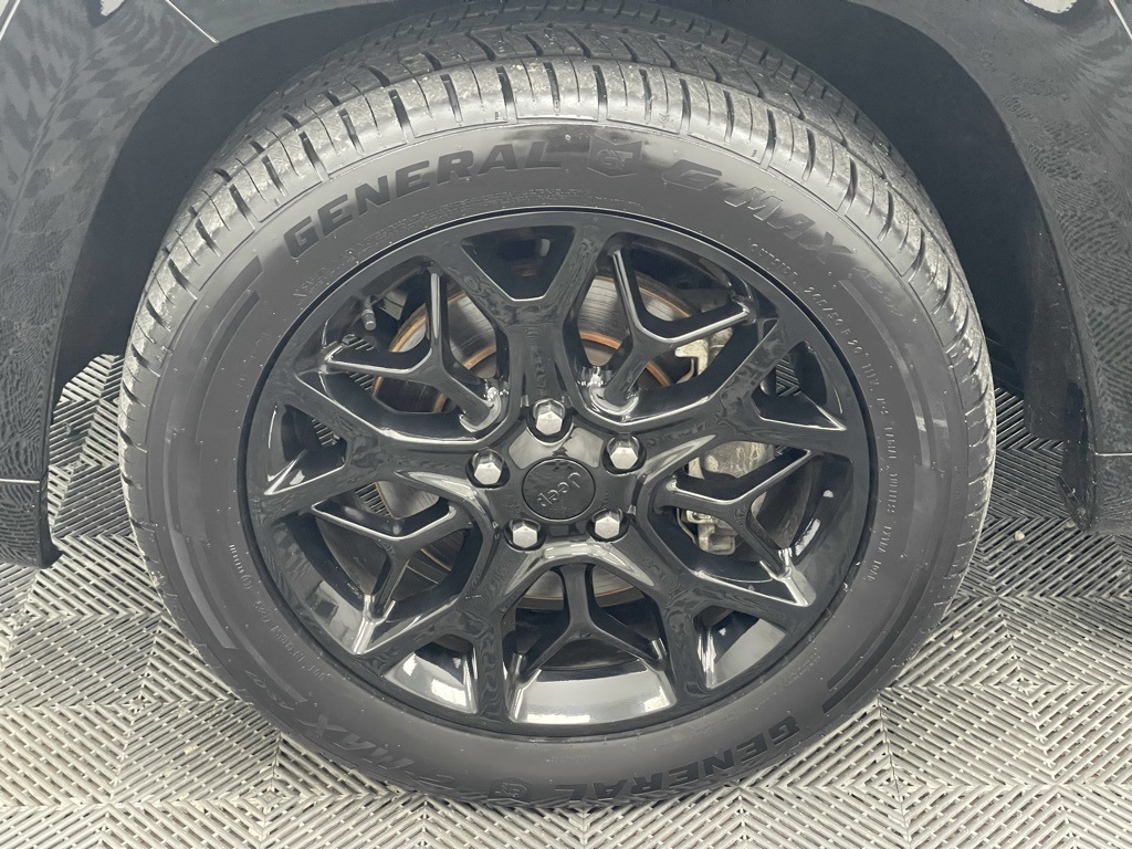 Vehicle image 8 of 35