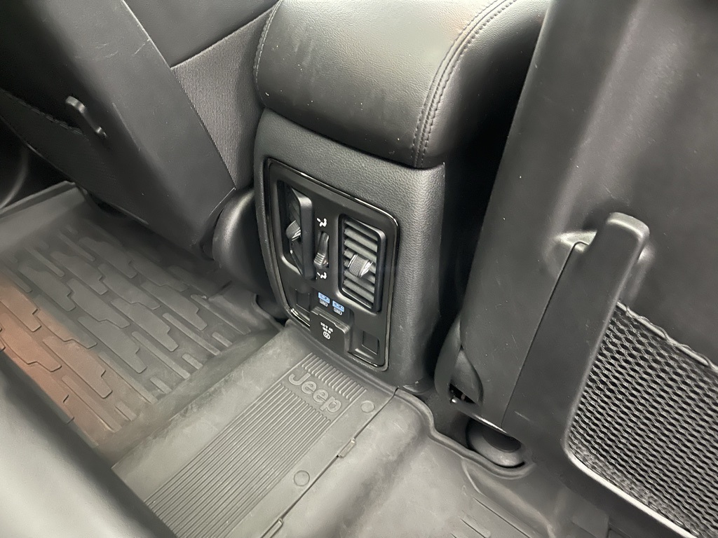 Vehicle image 29 of 35